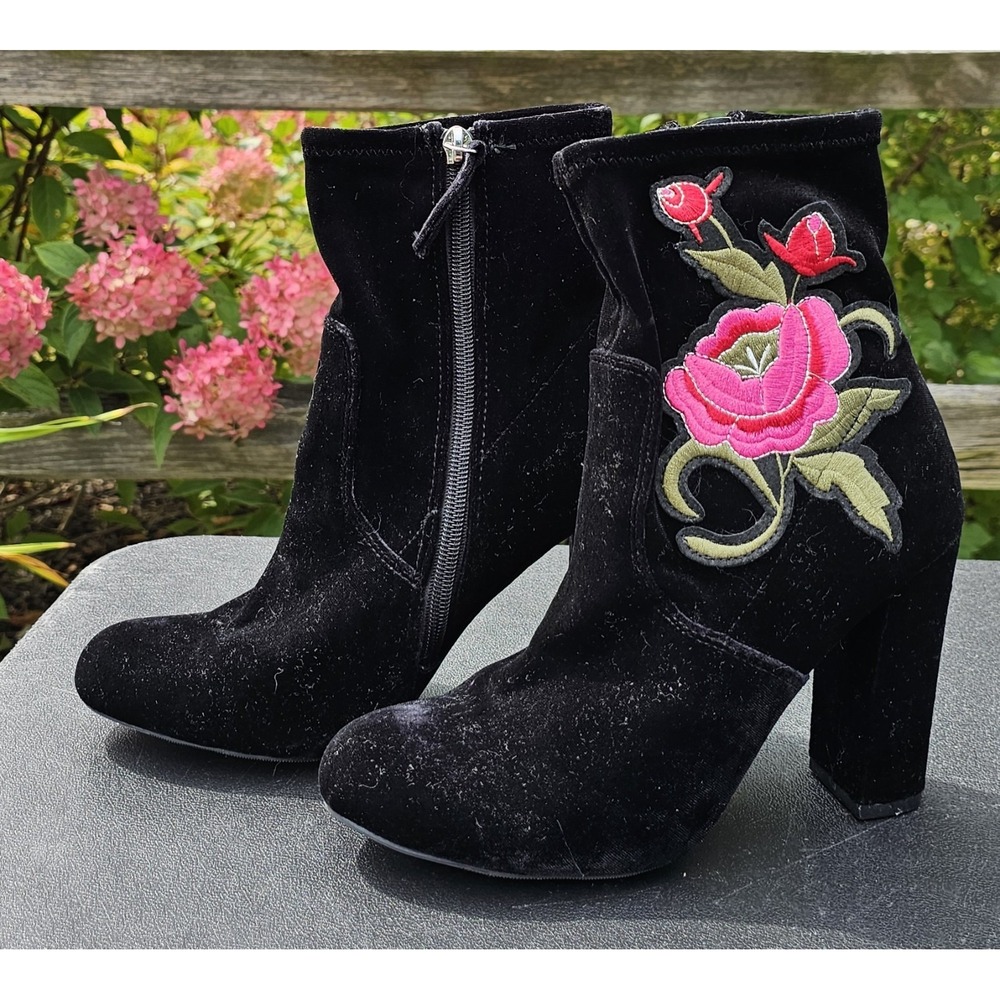 Merona Black Rose‎ Embroidered Suede High Heel Ankle Booties Women's Size 6.5